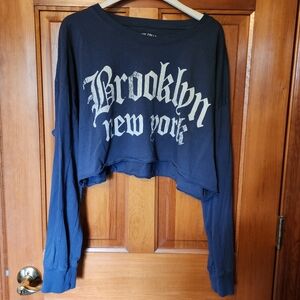 Dark blue cropped boyfriend tshirt